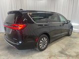 Used 2024 Chrysler Pacifica Select image 6