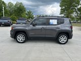 Used 2017 Jeep Renegade Latitude image 4
