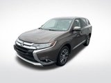 Used 2018 Mitsubishi Outlander SE image 3