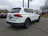 Used 2022 Volkswagen Tiguan SE w/ Panoramic Sunroof Package image 5