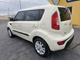 Used 2011 Kia Soul + image 4