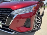 Used 2023 Nissan Kicks SV image 3