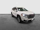 Used 2024 GMC Terrain SLT w/ Infotainment Package II image 3