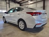 Used 2022 Hyundai Accent SE image 3