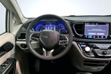 Used 2022 Chrysler Pacifica Touring-L image 5