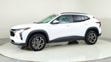 Used 2025 Chevrolet Trax LT w/ LT Convenience Package image 3