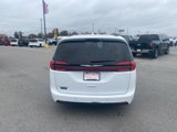 Used 2022 Chrysler Pacifica Touring-L image 5