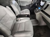 Used 2016 Toyota Sienna XLE image 3