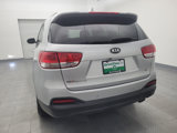 Used 2017 Kia Sorento LX w/ LX Convenience Package image 6