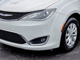 Used 2019 Chrysler Pacifica Touring-L image 5
