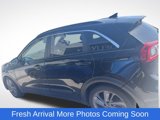Used 2017 Kia Niro EX image 2