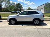 Used 2014 Kia Sorento LX image 2
