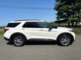 Used 2022 Ford Explorer XLT w/ Equipment Group 202A image 5