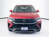 Used 2022 Volkswagen Taos SE image 2