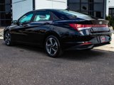 Used 2023 Hyundai Elantra SEL w/ Convenience Package image 4