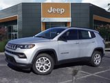 New 2025 Jeep Compass Latitude image 2