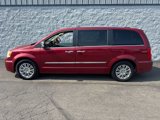 Used 2015 Chrysler Town & Country Limited Platinum image 1