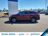 Used 2016 Toyota Highlander XLE image 3
