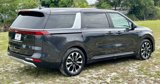 Used 2024 Kia Carnival EX image 4
