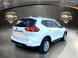 Used 2017 Nissan Rogue SV image 3