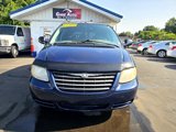 Used 2006 Chrysler Town & Country w/ Popular Equipment Group I image 3