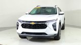 Used 2025 Chevrolet Trax LT w/ LT Convenience Package image 2