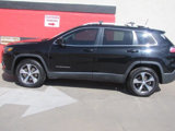 Used 2019 Jeep Cherokee Limited image 2