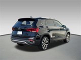 Used 2024 Volkswagen Taos SE image 4
