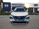 Used 2021 Nissan Rogue SV image 2