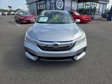 Used 2017 Honda Accord Touring image 2