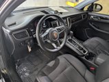 Certified 2018 Porsche Macan image 4