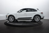 Certified 2025 Porsche Macan image 2
