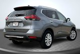 Used 2018 Nissan Rogue SV image 2