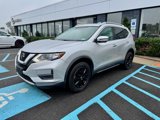 Used 2018 Nissan Rogue SV w/ Premium Package image 2