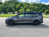 Used 2018 Chrysler Pacifica Touring-L w/ Advanced Safetytec Group image 2