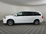 Used 2016 Dodge Grand Caravan SE image 2