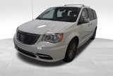Used 2014 Chrysler Town & Country Touring-L w/ Driver Convenience Group image 2