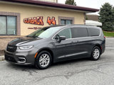 Used 2022 Chrysler Pacifica Touring-L image 3