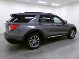 Used 2022 Ford Explorer XLT w/ Equipment Group 202A image 4