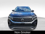 Used 2024 Volkswagen Taos SE w/ Panoramic Sunroof Package image 3