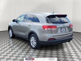 Used 2017 Kia Sorento LX w/ LX Convenience Package image 3