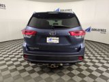 Used 2017 Toyota Highlander LE image 4