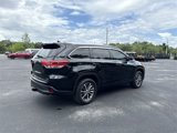 Used 2018 Toyota Highlander XLE image 4