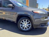 Used 2018 Jeep Cherokee Latitude image 3