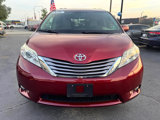 Used 2015 Toyota Sienna XLE Premium image 2