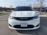 Used 2017 Chrysler Pacifica Limited w/ UConnect Theater Package image 3
