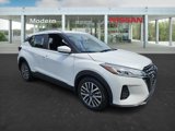Certified 2022 Nissan Kicks SV image 3