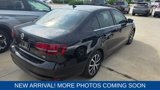 Used 2017 Volkswagen Jetta SE image 3