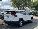 Used 2024 GMC Terrain SLE image 3