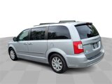 Used 2012 Chrysler Town & Country Touring-L w/ Entertainment Group #2 image 6